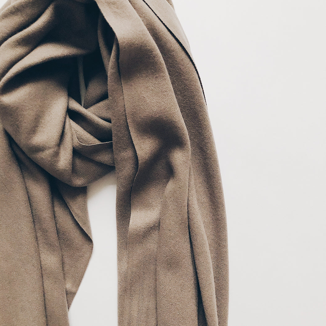 Orna shawl | Pebble