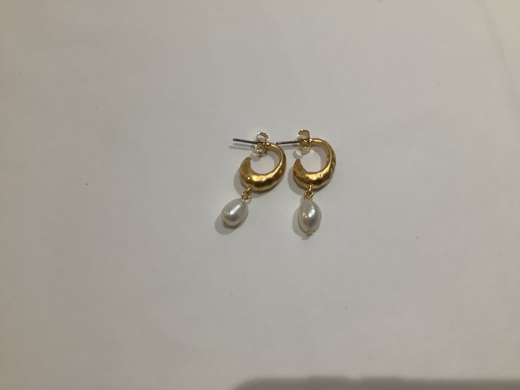 Orris pearl earrings