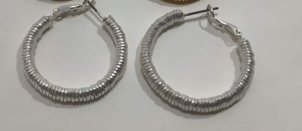 Rosy Hoop Earrings | Silver