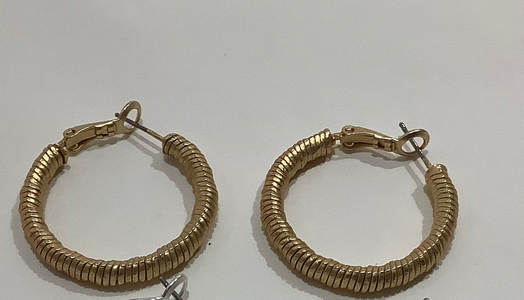 Rosy Hoop Earrings | Gold