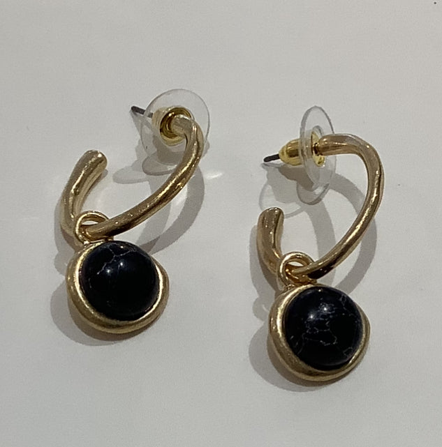 Moi Earrings | Black