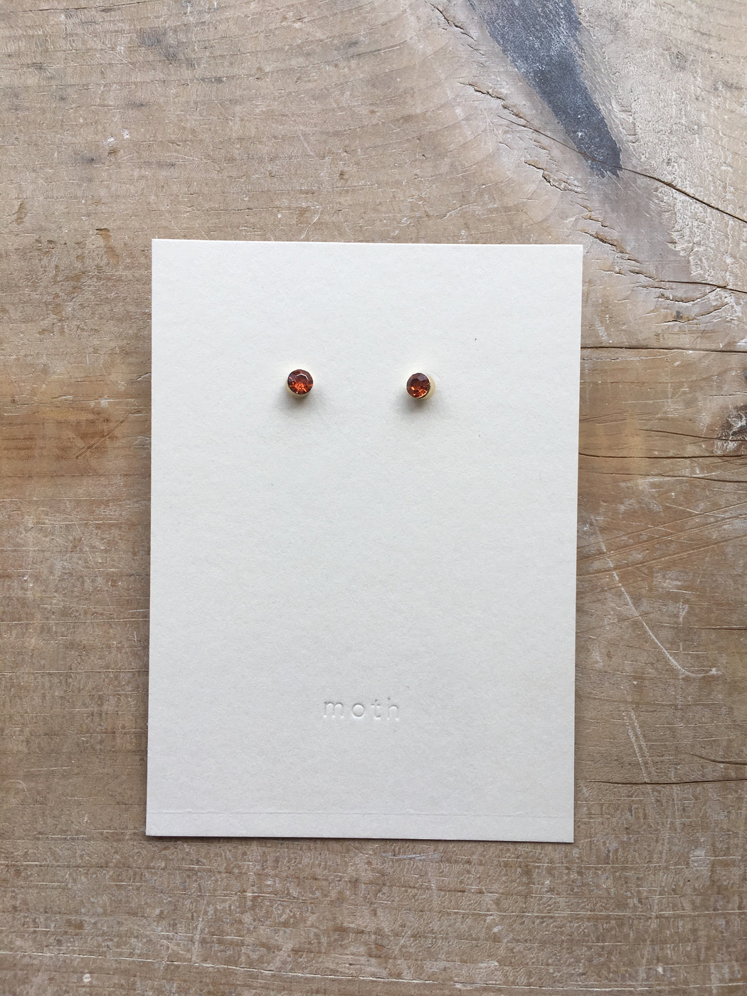 Rae stud earrings - amber